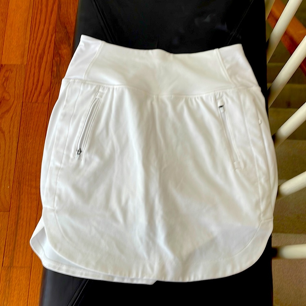 Athleta Fairway white golf skort 18”EXCELLENT condition-worn 1x SZSmall